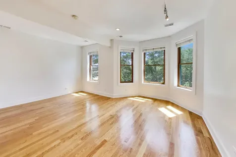 2132 North Oakley Avenue Chicago IL 60647