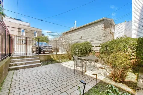 2132 North Oakley Avenue Chicago IL 60647