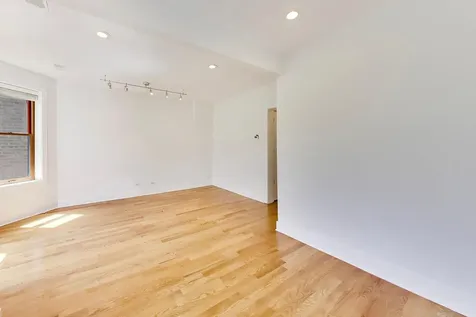2132 North Oakley Avenue Chicago IL 60647
