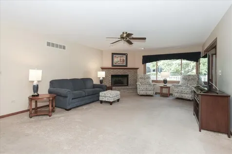 2039 Belvidere Line Drive Elgin IL 60123