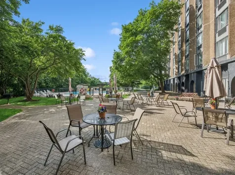 1 Renaissance Place Palatine IL 60067
