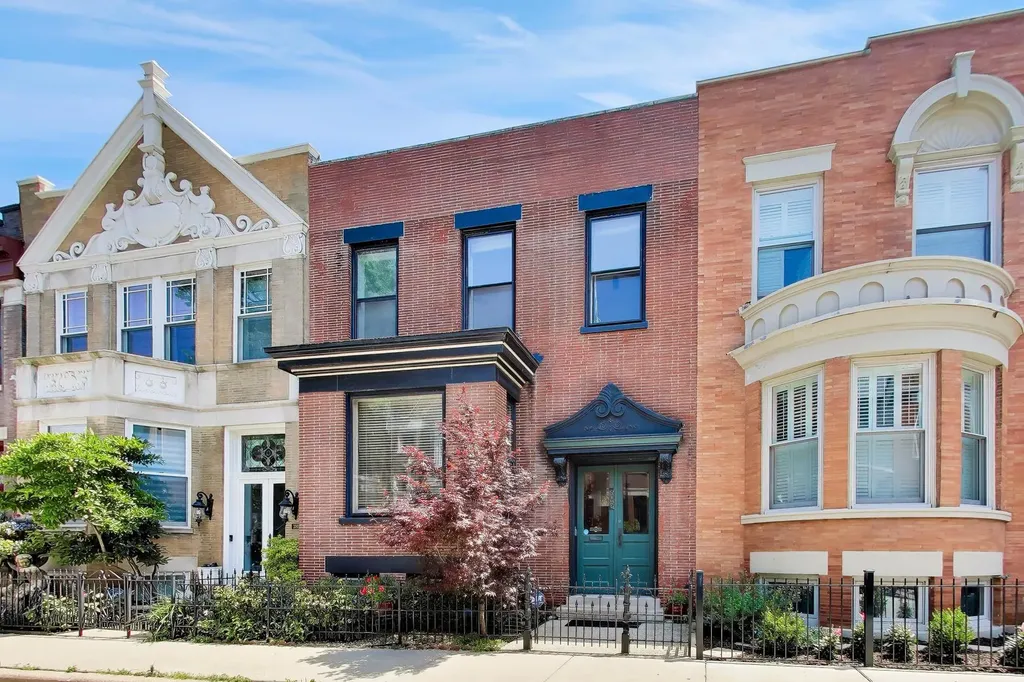 3807 North Alta Vista Terrace Chicago IL 60613