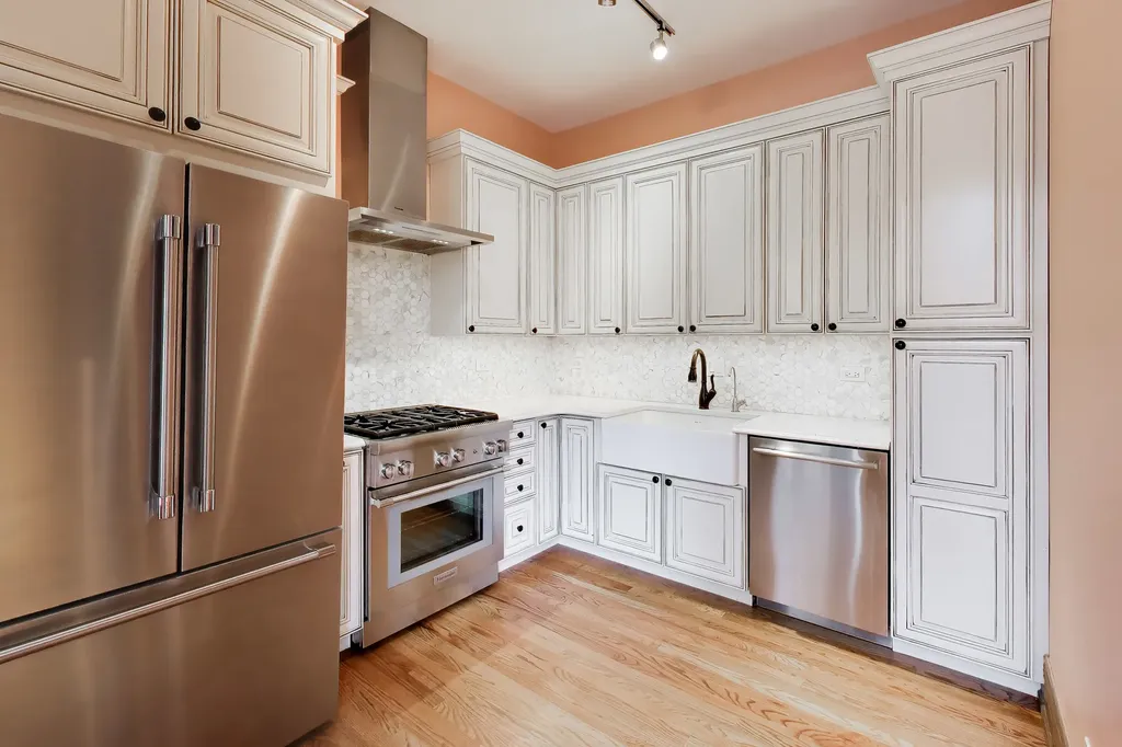 3807 North Alta Vista Terrace Chicago IL 60613
