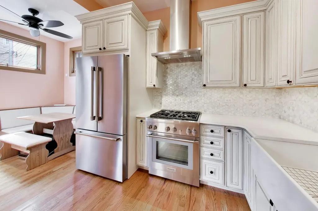 3807 North Alta Vista Terrace Chicago IL 60613