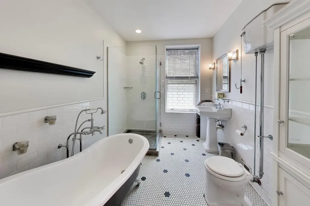3807 North Alta Vista Terrace Chicago IL 60613
