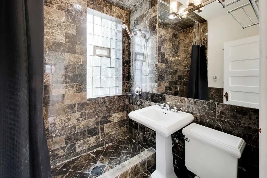 3807 North Alta Vista Terrace Chicago IL 60613
