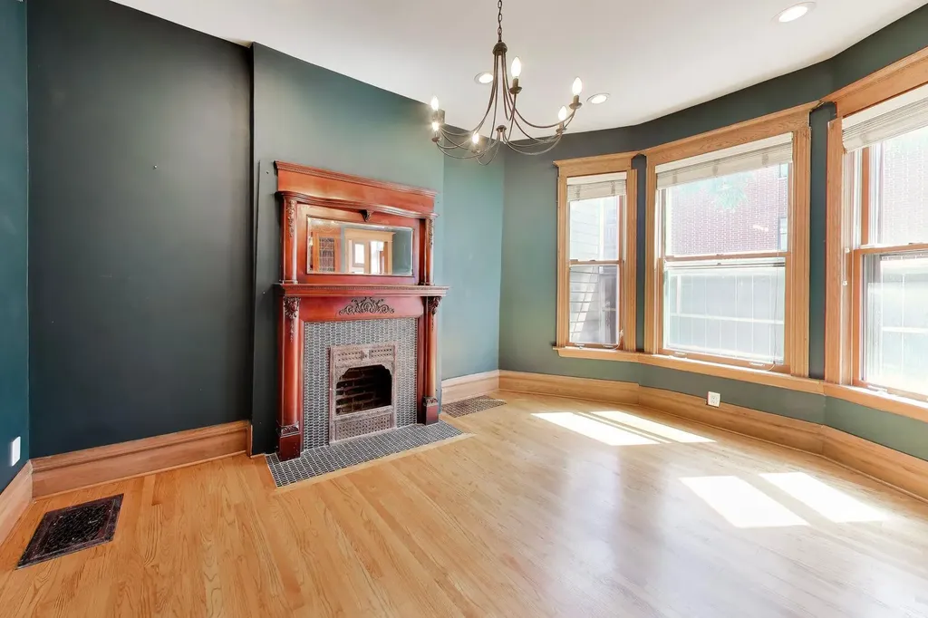 3807 North Alta Vista Terrace Chicago IL 60613