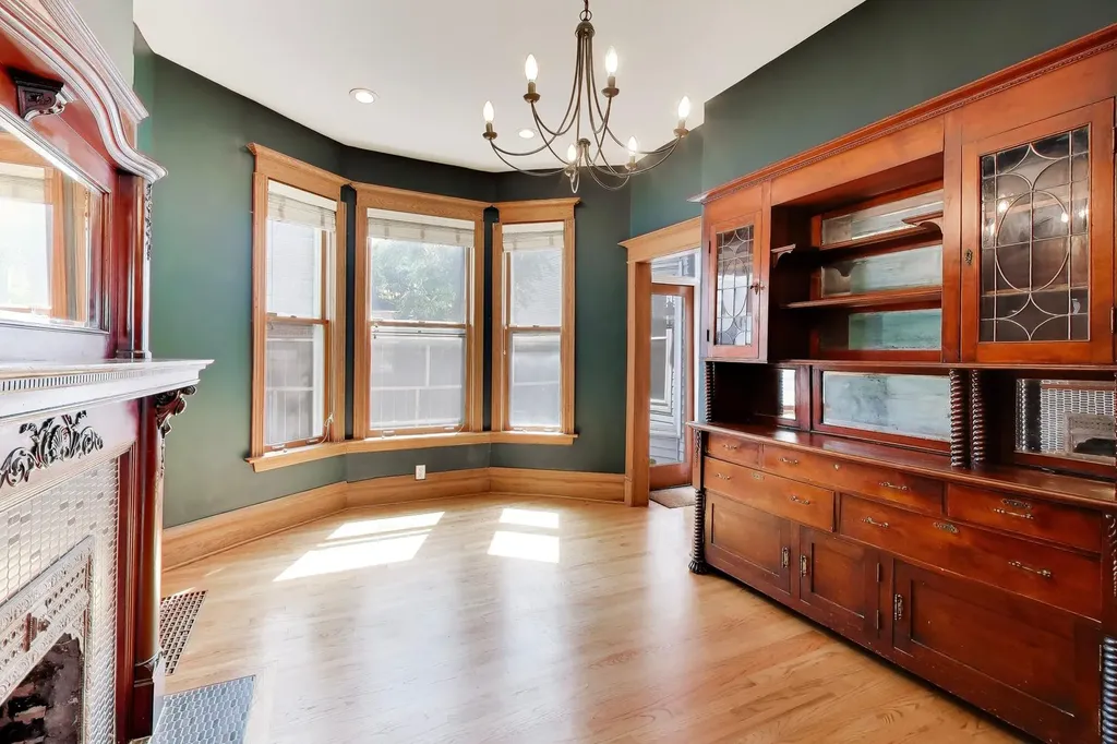 3807 North Alta Vista Terrace Chicago IL 60613