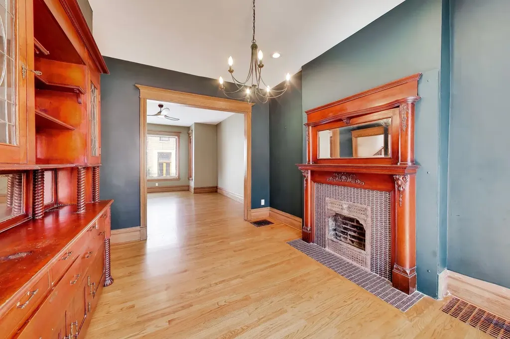 3807 North Alta Vista Terrace Chicago IL 60613