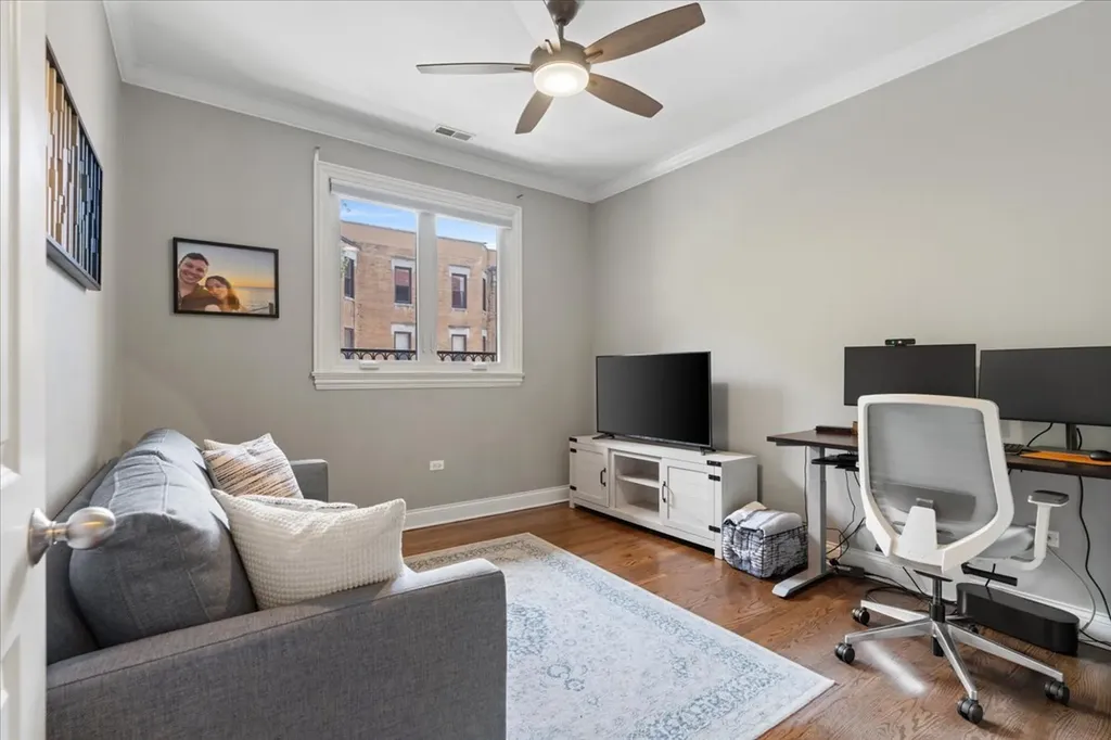 4700 North Kenmore Avenue Chicago IL 60640