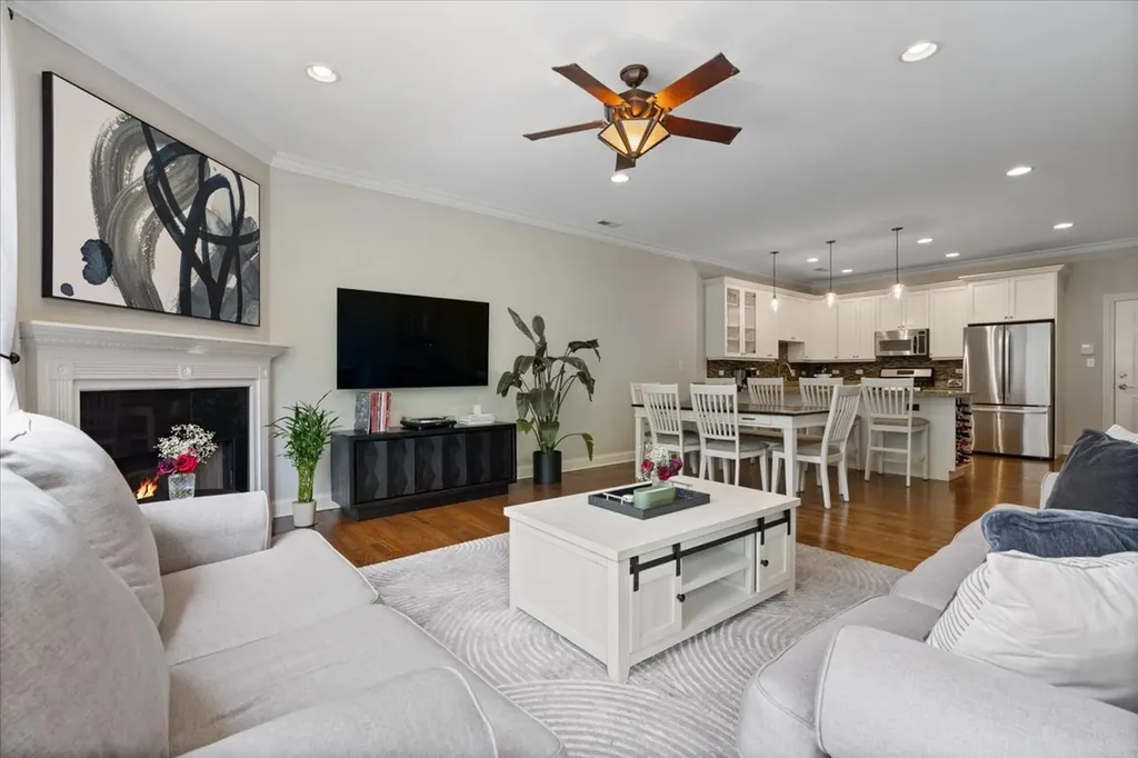 4700 North Kenmore Avenue Chicago IL 60640