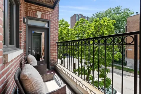 4700 North Kenmore Avenue Chicago IL 60640