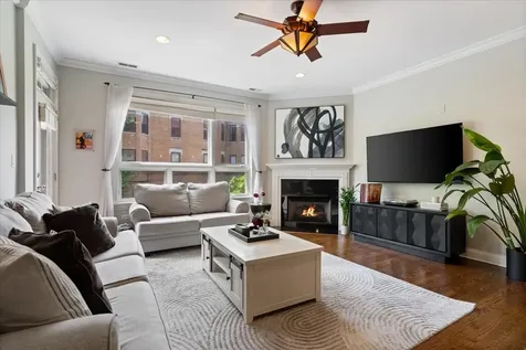 4700 North Kenmore Avenue Chicago IL 60640