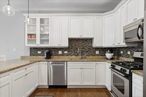 4700 North Kenmore Avenue Chicago IL 60640
