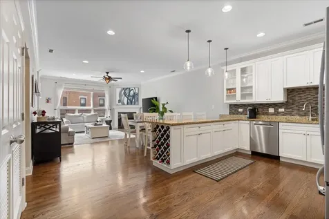 4700 North Kenmore Avenue Chicago IL 60640