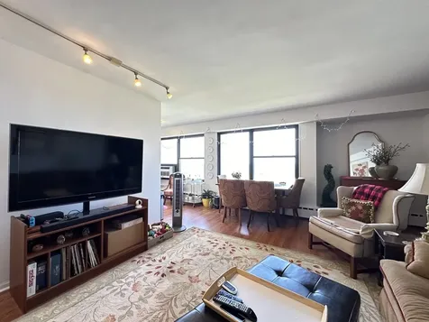 3410 North Lake Shore Drive Chicago IL 60657