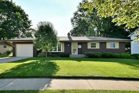 59 South Jane Drive Elgin IL 60123