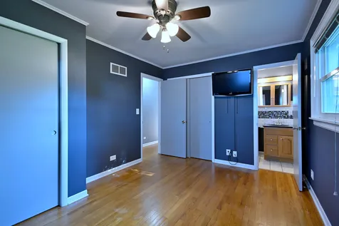 59 South Jane Drive Elgin IL 60123