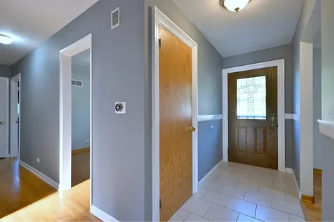 59 South Jane Drive Elgin IL 60123