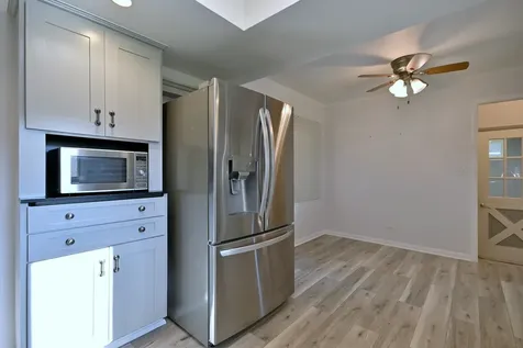 59 South Jane Drive Elgin IL 60123