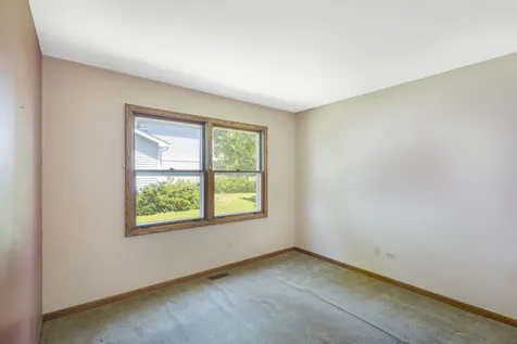 640 Lilac Drive Algonquin IL 60102