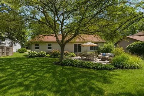 640 Lilac Drive Algonquin IL 60102