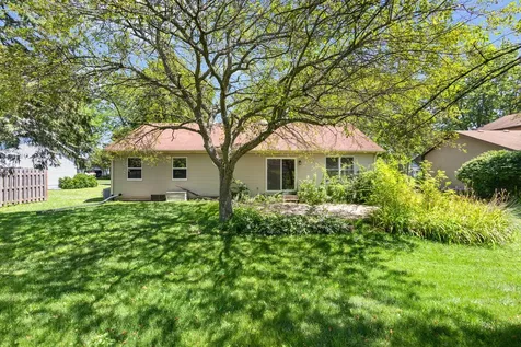640 Lilac Drive Algonquin IL 60102