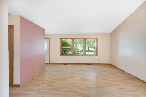 640 Lilac Drive Algonquin IL 60102