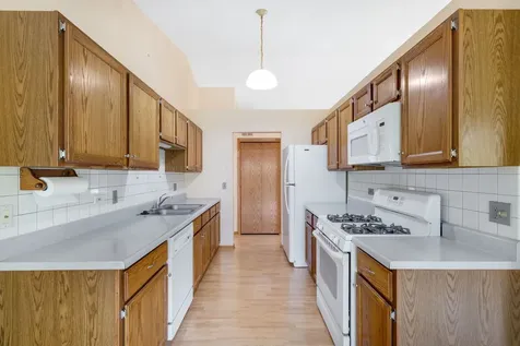 640 Lilac Drive Algonquin IL 60102