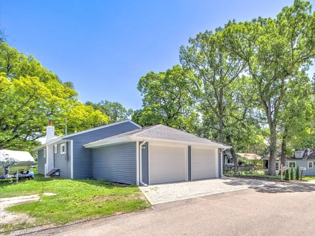 28069 North Lake Drive Wauconda IL 60084