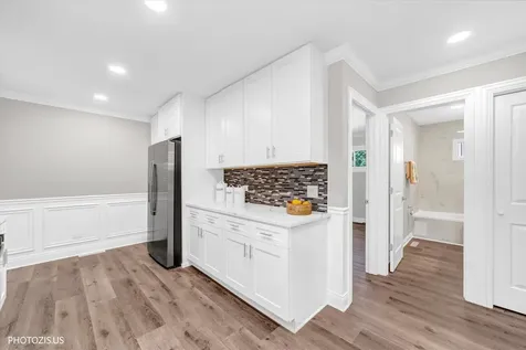 28069 North Lake Drive Wauconda IL 60084