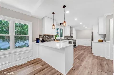 28069 North Lake Drive Wauconda IL 60084