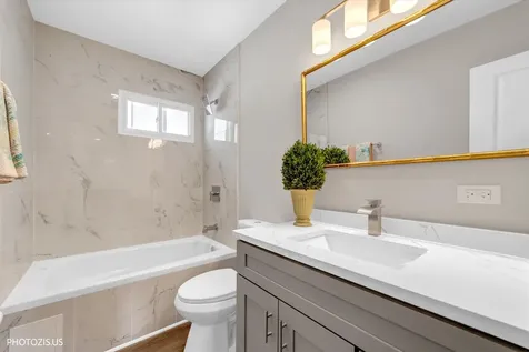28069 North Lake Drive Wauconda IL 60084