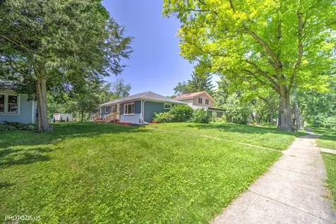 28069 North Lake Drive Wauconda IL 60084