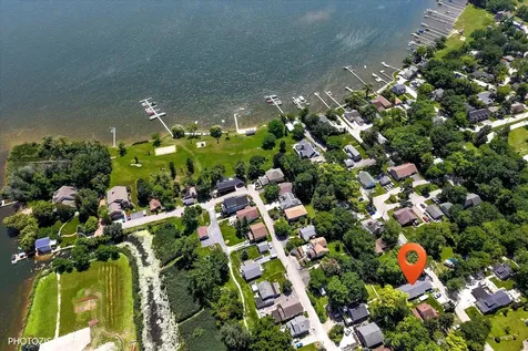 28069 North Lake Drive Wauconda IL 60084