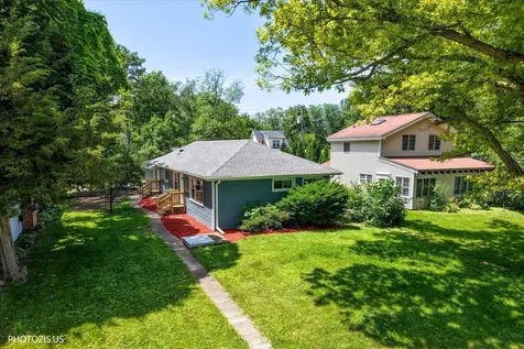 28069 North Lake Drive Wauconda IL 60084