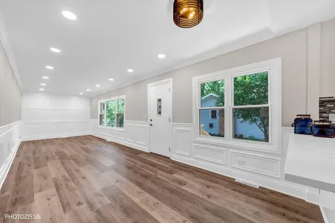 28069 North Lake Drive Wauconda IL 60084