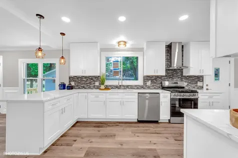 28069 North Lake Drive Wauconda IL 60084