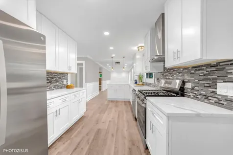 28069 North Lake Drive Wauconda IL 60084