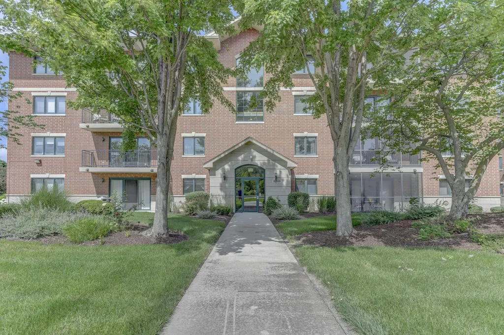 6810 West Winding Trail Oak Forest IL 60452