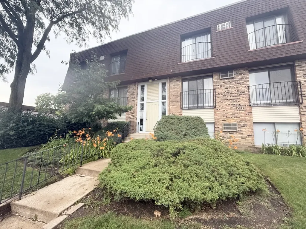 200 South Waters Edge Drive Glendale Heights IL 60139