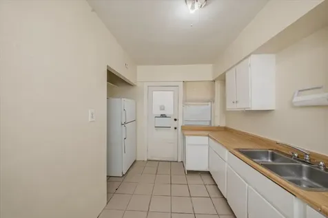 6719 North Oshkosh Avenue Chicago IL 60631