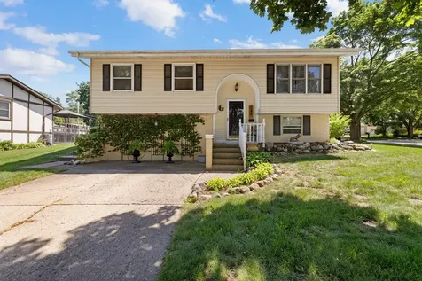 745 Sunbury Road South Elgin IL 60177