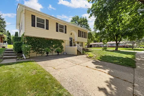 745 Sunbury Road South Elgin IL 60177