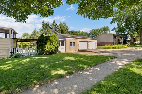 745 Sunbury Road South Elgin IL 60177