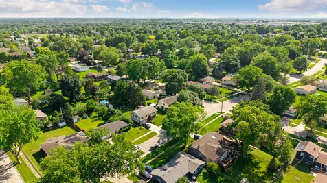 745 Sunbury Road South Elgin IL 60177