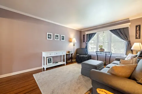 745 Sunbury Road South Elgin IL 60177