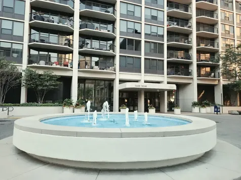 1560 North Sandburg Terrace Chicago IL 60610