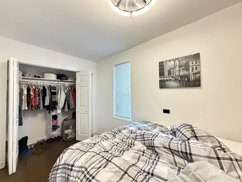 1933 West Grand Avenue Chicago IL 60622
