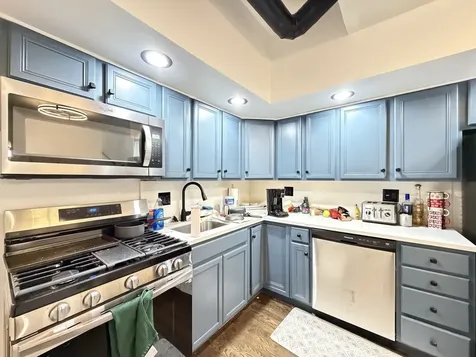 1933 West Grand Avenue Chicago IL 60622